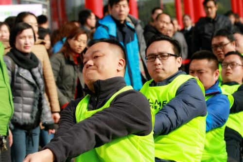 熊猫体育中心卫冕全区拔河比赛冠军(图6) 熊猫体育中心卫冕全区拔河比赛冠军(图6)