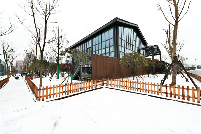 一场雪,体育中心美得不要不要的 但最美的风景还是他们(图1) 一场雪,体育中心美得不要不要的 但最美的风景还是他们(图1)