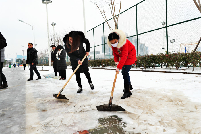 一场雪,体育中心美得不要不要的 但最美的风景还是他们(图9) 一场雪,体育中心美得不要不要的 但最美的风景还是他们(图9)