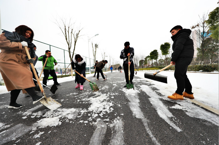 一场雪,体育中心美得不要不要的 但最美的风景还是他们(图12) 一场雪,体育中心美得不要不要的 但最美的风景还是他们(图12)