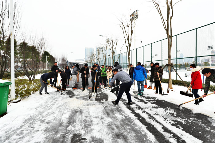 一场雪,体育中心美得不要不要的 但最美的风景还是他们(图13) 一场雪,体育中心美得不要不要的 但最美的风景还是他们(图13)