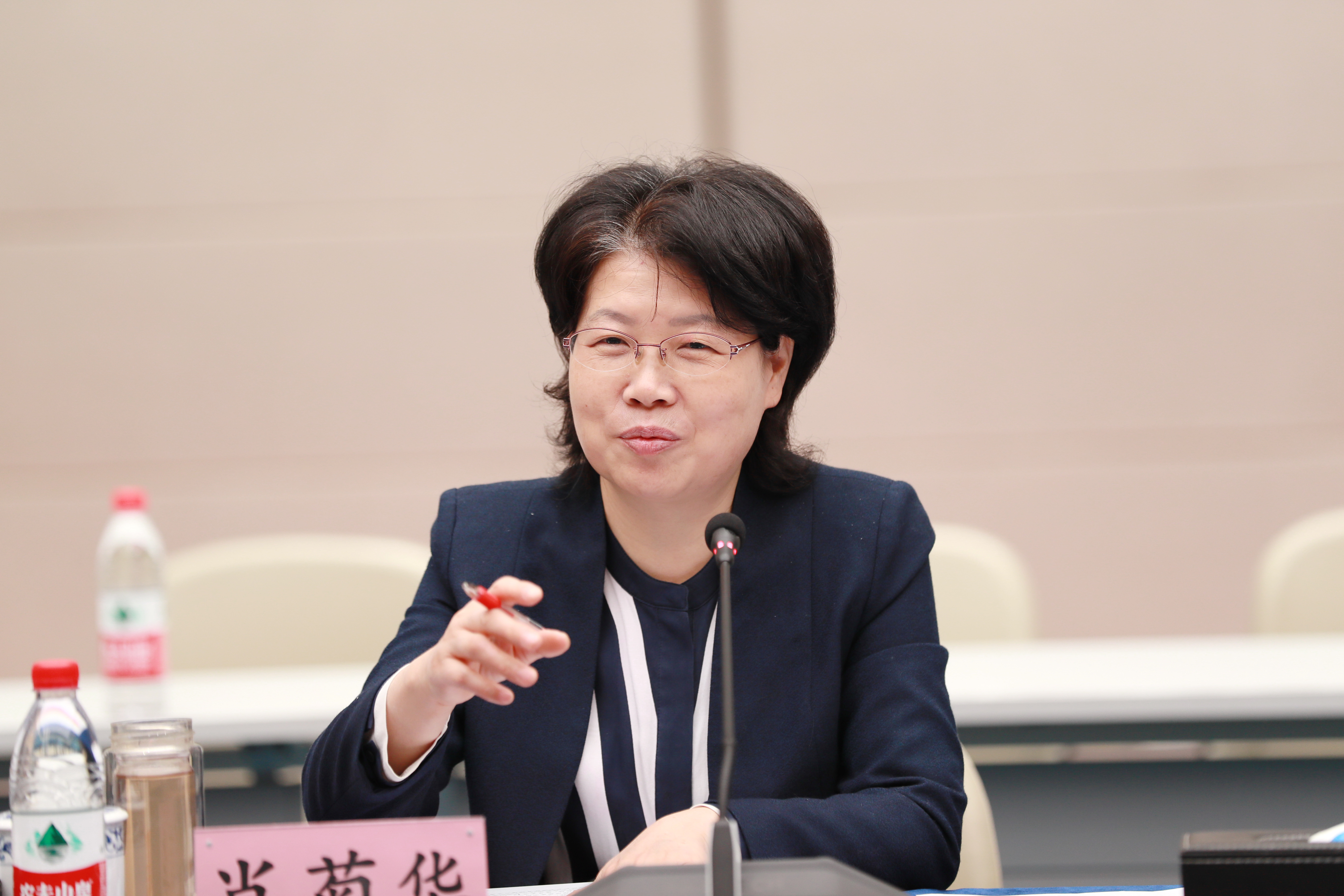 副省长肖菊华来公司调研(图8) 副省长肖菊华来公司调研(图8)