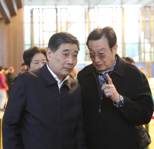 市老领导参观考察熊猫体育中心(图2) 市老领导参观考察熊猫体育中心(图2)