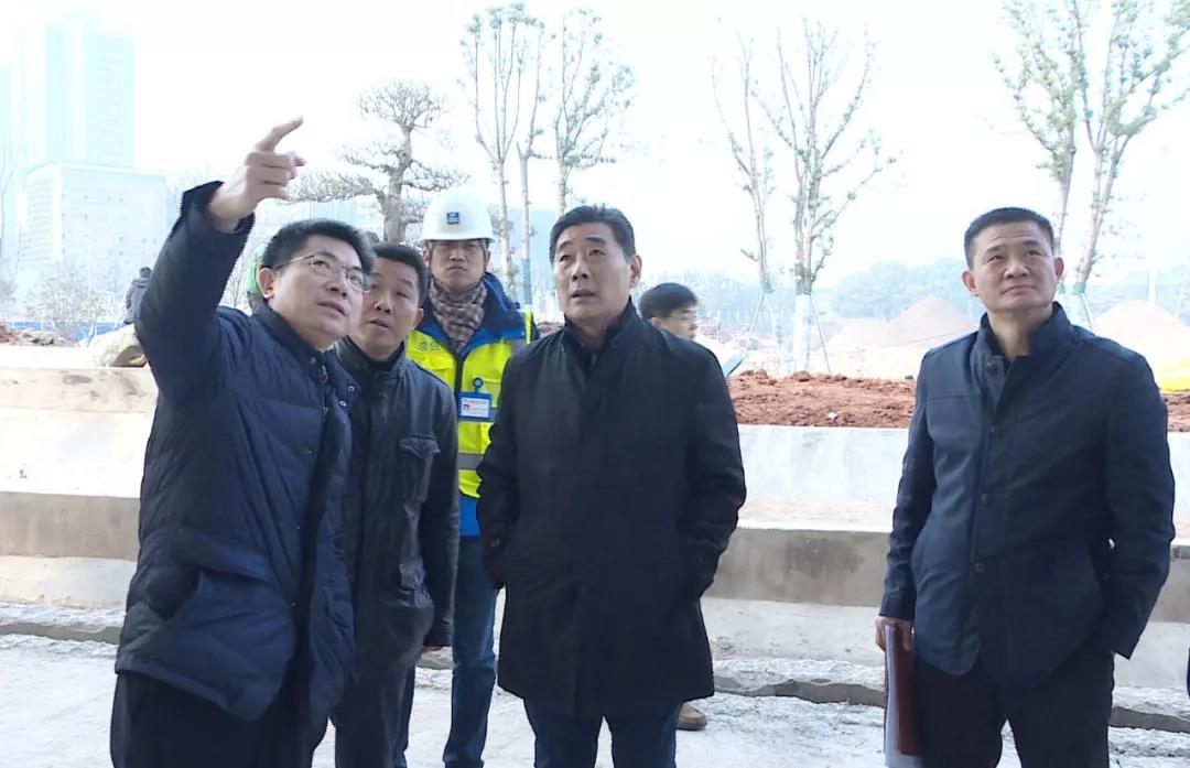 彭浩到熊猫体育中心现场办公 检查推进军运会场馆建设和环境提升工作(图1) 彭浩到熊猫体育中心现场办公 检查推进军运会场馆建设和环境提升工作(图1)