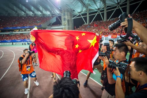 “四张成绩单”交出高分答卷<br/>熊猫体育中心获评全区绩效管理综合考评立功单位(图2) “四张成绩单”交出高分答卷<br/>熊猫体育中心获评全区绩效管理综合考评立功单位(图2)