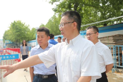 彭绪宁来熊猫体育中心调研军运会建设(图3) 彭绪宁来熊猫体育中心调研军运会建设(图3)