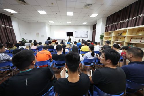 第五期“新时代大讲堂”暨“七一”建党节纪念活动在熊猫体育中心举行(图3) 第五期“新时代大讲堂”暨“七一”建党节纪念活动在熊猫体育中心举行(图3)