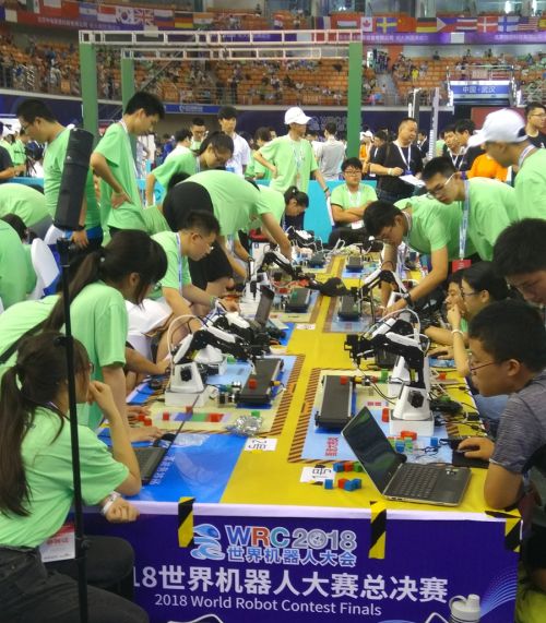 站在舞台中央迎来关注目光 ▏熊猫体育中心2018年文体活动亮点频出(图7) 站在舞台中央迎来关注目光 ▏熊猫体育中心2018年文体活动亮点频出(图7)