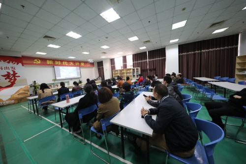 拿起手机当记者 ▏熊猫体育中心举办手机摄影专题培训(图1) 拿起手机当记者 ▏熊猫体育中心举办手机摄影专题培训(图1)