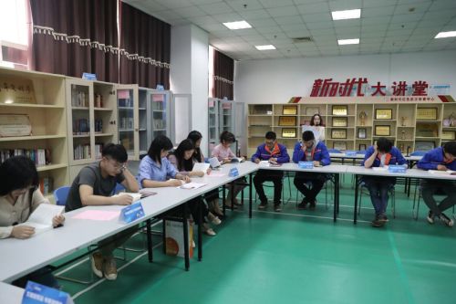 文明迎军运 书香润熊猫体育 熊猫体育中心举办首届职工读书节(图1) 文明迎军运 书香润熊猫体育 熊猫体育中心举办首届职工读书节(图1)