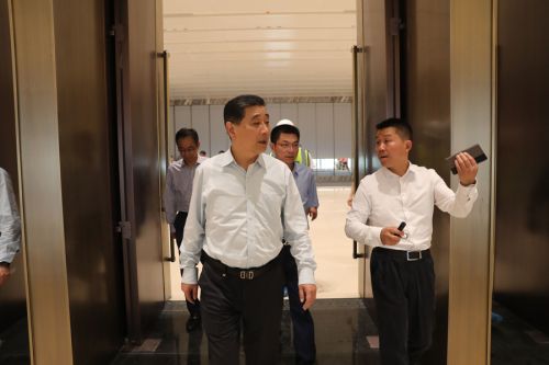 彭浩考察熊猫体育中心体育场(图3) 彭浩考察熊猫体育中心体育场(图3)