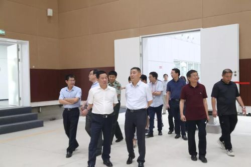 张世华现场调研加快军运会主媒体中心后期建设(图3) 张世华现场调研加快军运会主媒体中心后期建设(图3)
