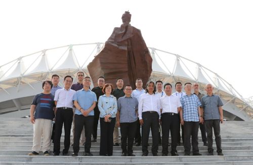 军运会主场馆艺术品通过验收 中国风荆楚韵让人惊艳(图2) 军运会主场馆艺术品通过验收 中国风荆楚韵让人惊艳(图2)