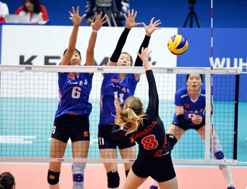 军运会中国女排3-0加拿大(图3) 军运会中国女排3-0加拿大(图3)