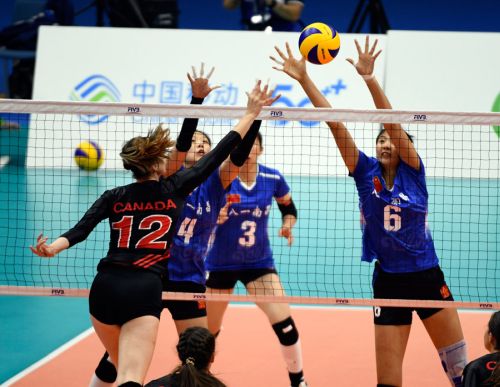 军运会中国女排3-0加拿大(图4) 军运会中国女排3-0加拿大(图4)