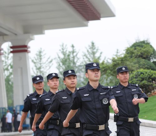他为军运护航 ——记熊猫体育中心军运会主场馆安保负责人蒋龙(图4) 他为军运护航 ——记熊猫体育中心军运会主场馆安保负责人蒋龙(图4)