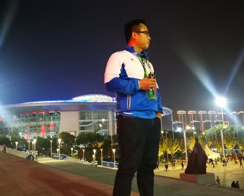他为军运护航 ——记熊猫体育中心军运会主场馆安保负责人蒋龙(图1) 他为军运护航 ——记熊猫体育中心军运会主场馆安保负责人蒋龙(图1)