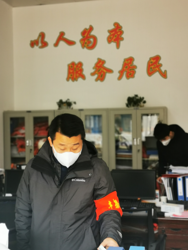 不忘初心,践行使命 ——熊猫体育中心下沉一线防控疫情侧记(图3) 不忘初心,践行使命 ——熊猫体育中心下沉一线防控疫情侧记(图3)