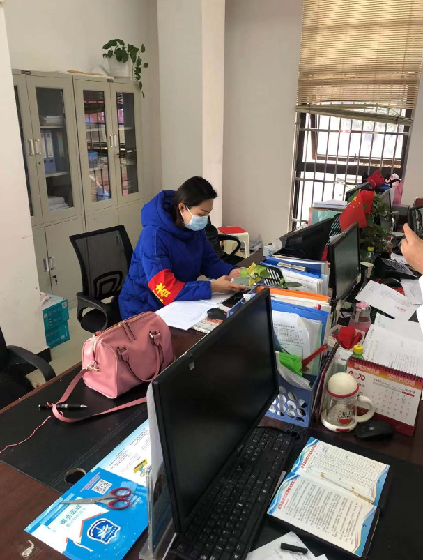 不忘初心,践行使命 ——熊猫体育中心下沉一线防控疫情侧记(图9) 不忘初心,践行使命 ——熊猫体育中心下沉一线防控疫情侧记(图9)