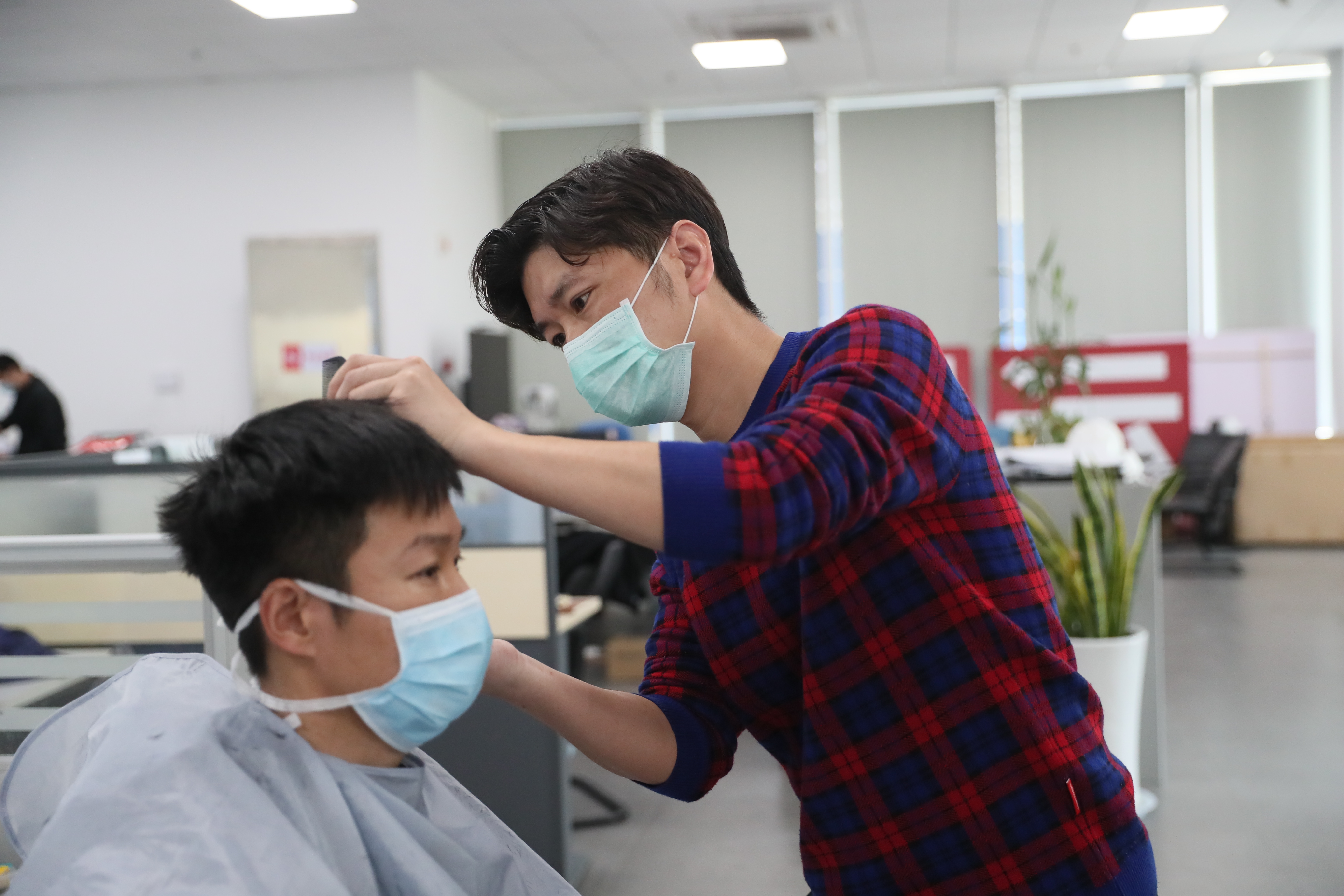 越是艰险越向前 ——熊猫体育中心党员风采录(图8) 越是艰险越向前 ——熊猫体育中心党员风采录(图8)
