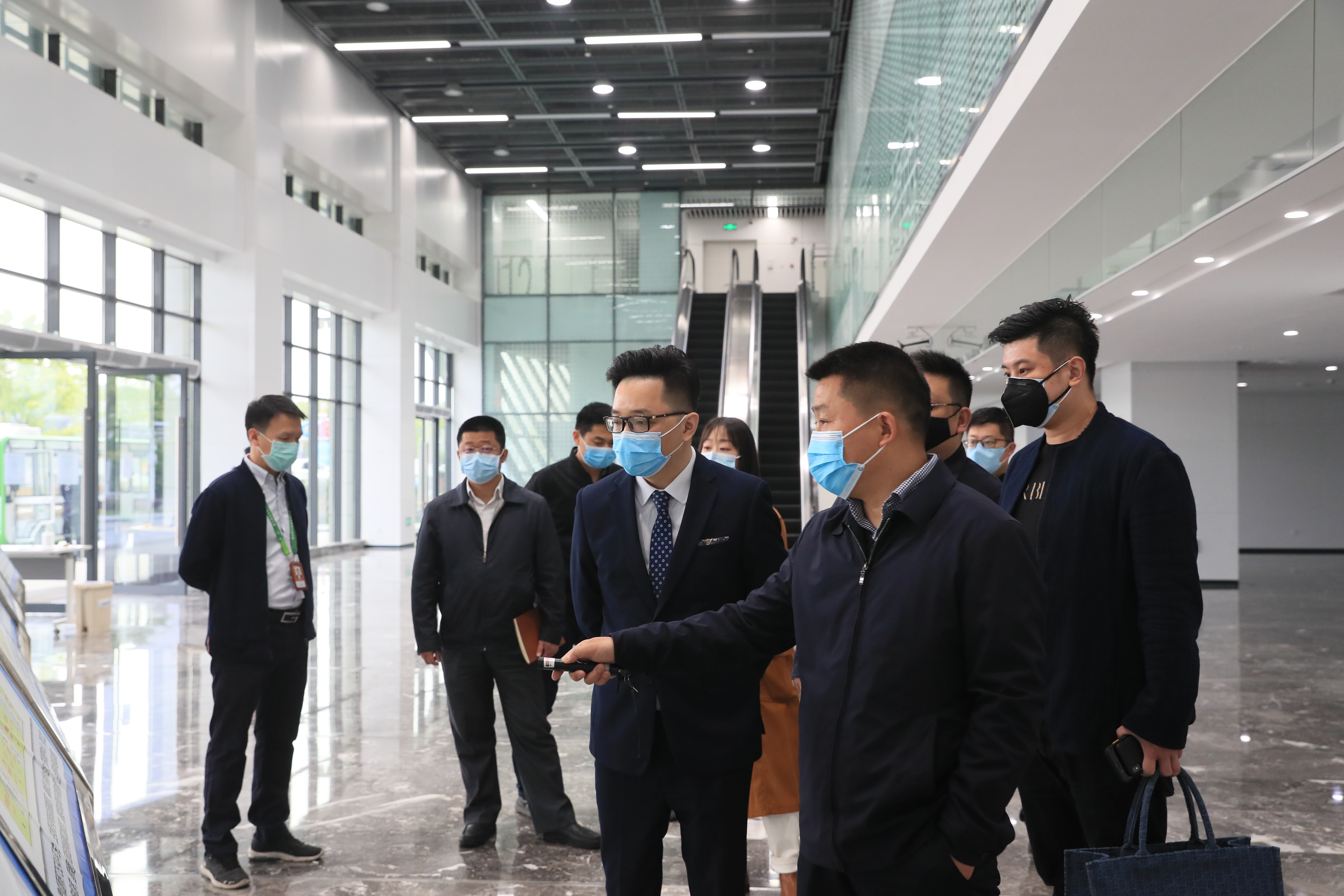 国际知名产业咨询跨国公司考察熊猫体育中心寻求合作(图2) 国际知名产业咨询跨国公司考察熊猫体育中心寻求合作(图2)