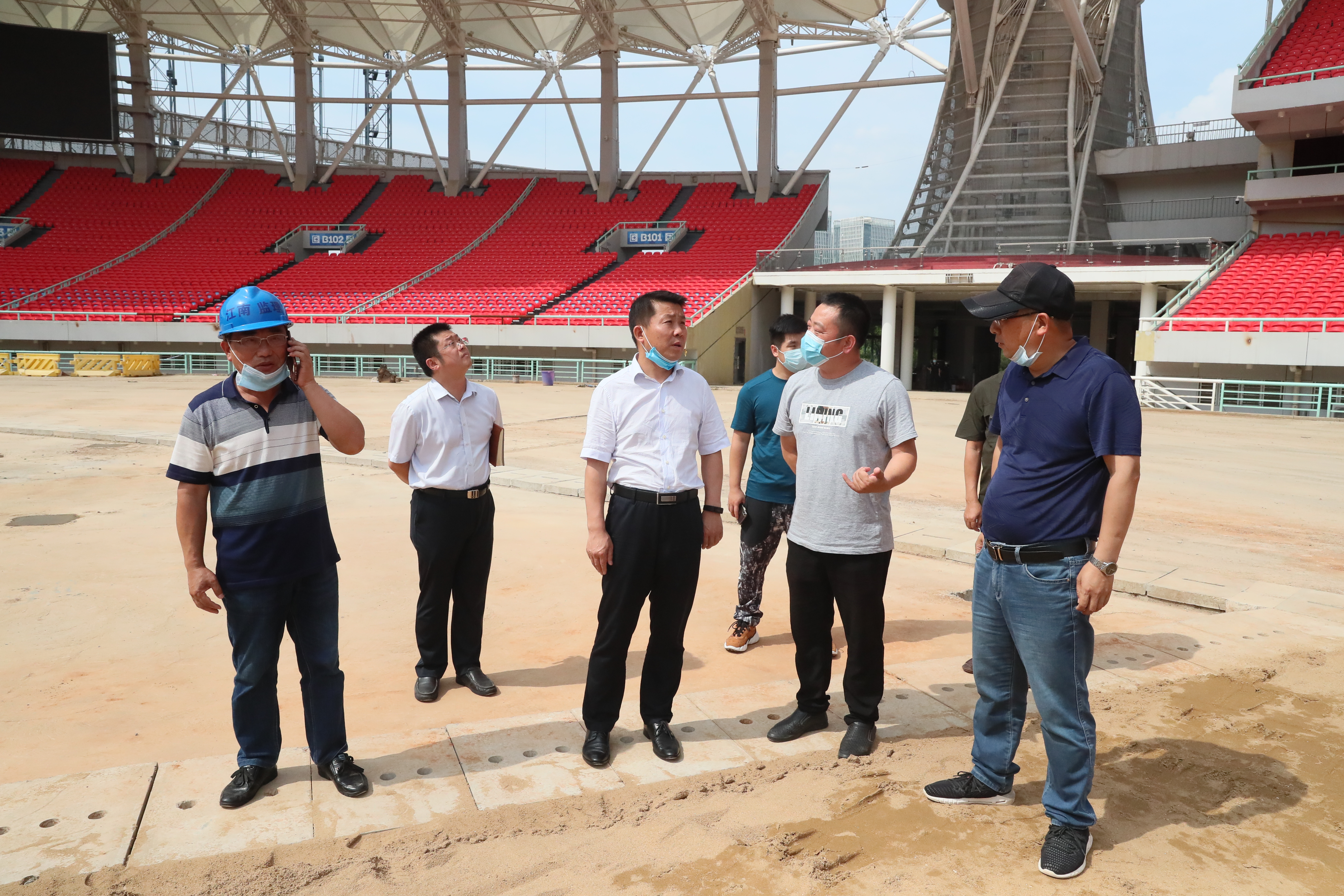 吴志锋检查军运会场馆续建恢复及开闭幕式临建拆除等项目进展情况(图2) 吴志锋检查军运会场馆续建恢复及开闭幕式临建拆除等项目进展情况(图2)