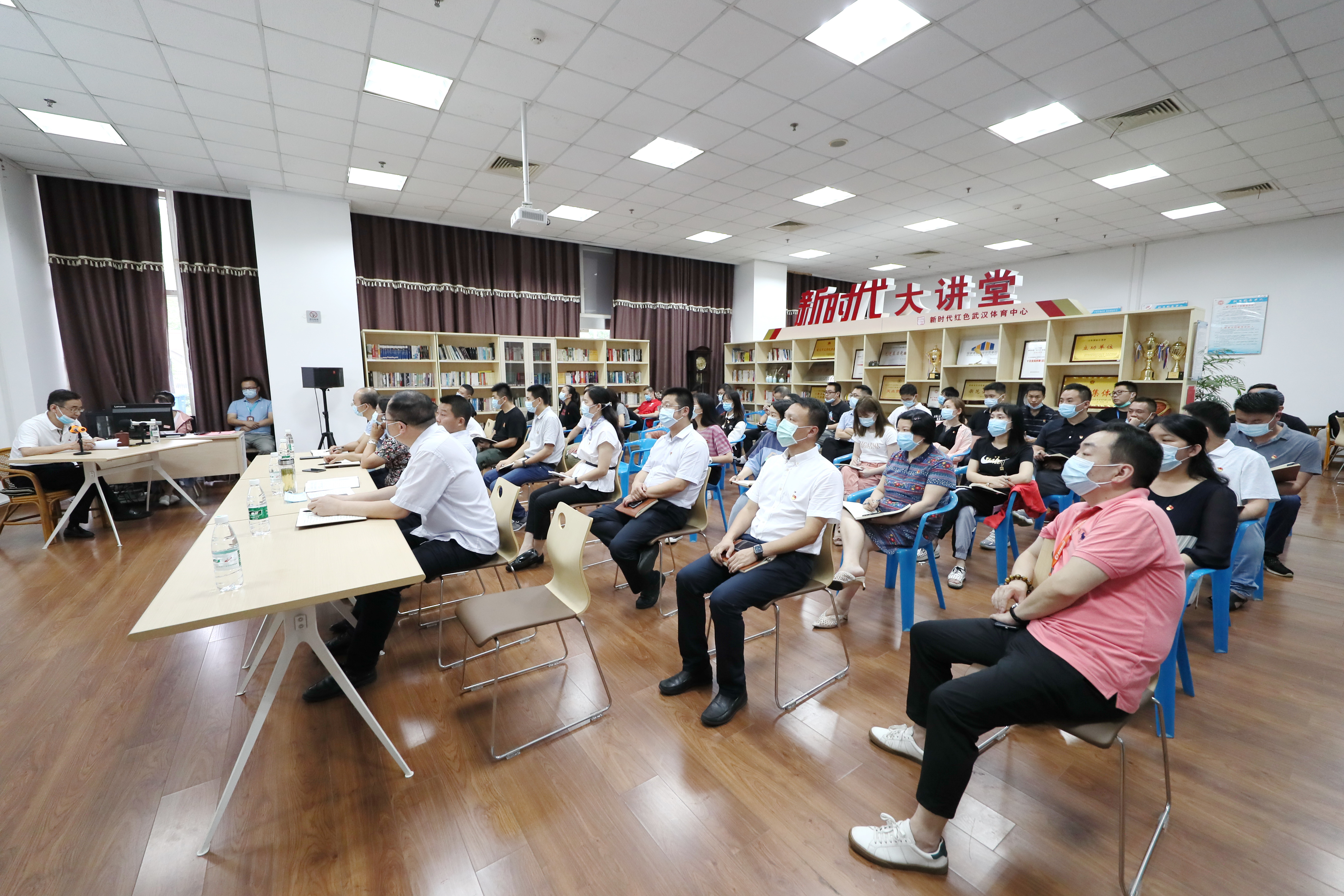 初心如磐使命在肩 一堂生动深刻的主题党课(图3) 初心如磐使命在肩 一堂生动深刻的主题党课(图3)