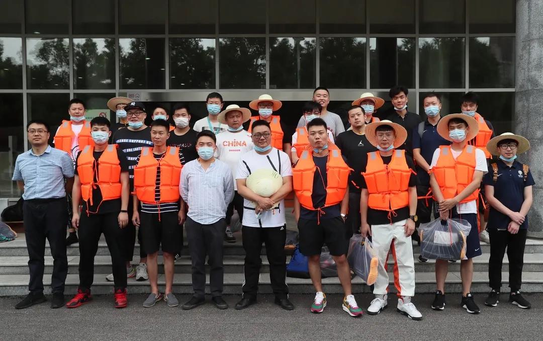 公司召开防汛抗洪工作动员会 会后吴志锋带队巡查堤防(图3) 公司召开防汛抗洪工作动员会 会后吴志锋带队巡查堤防(图3)