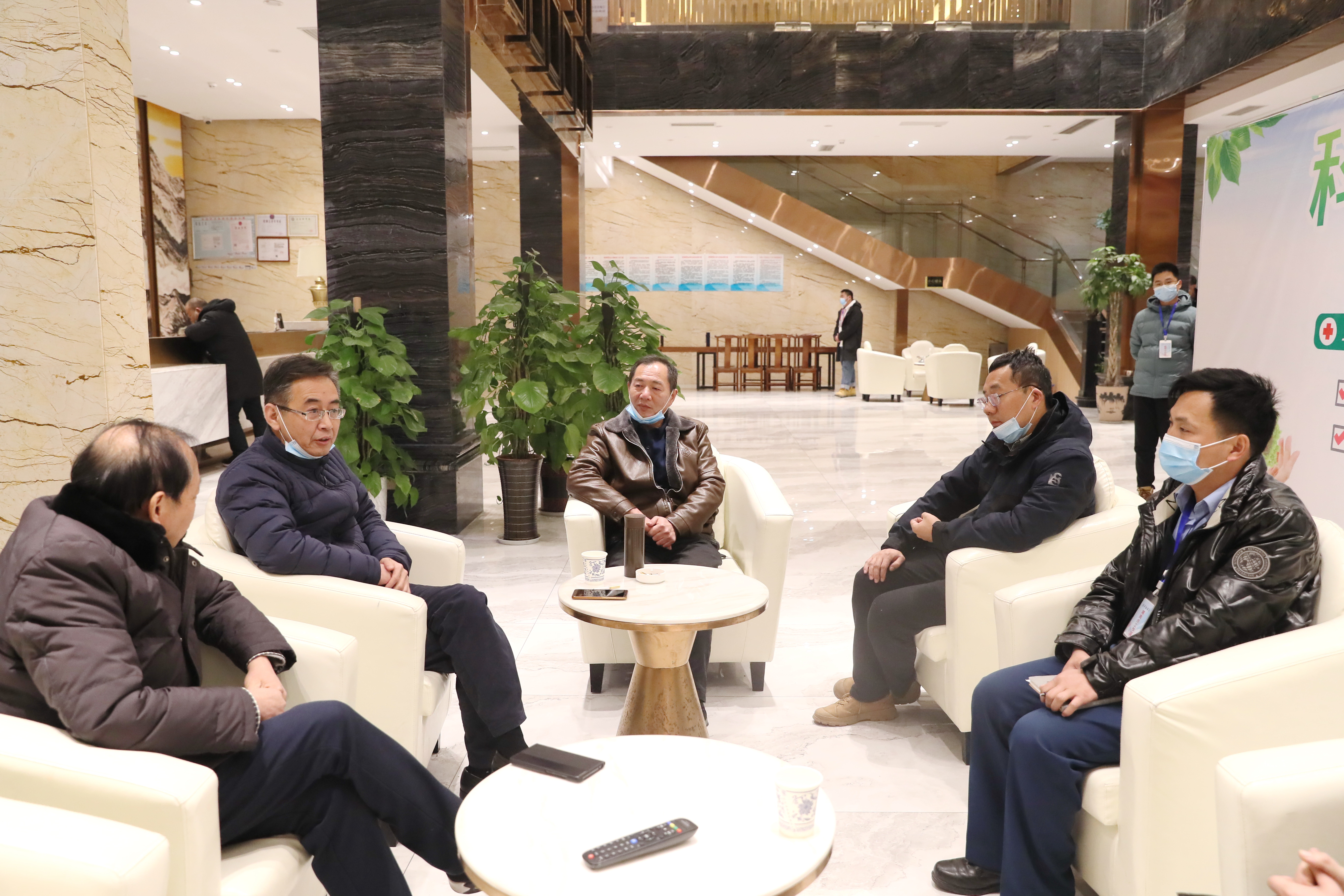 王旗华看望慰问疫情防控人员(图4) 王旗华看望慰问疫情防控人员(图4)