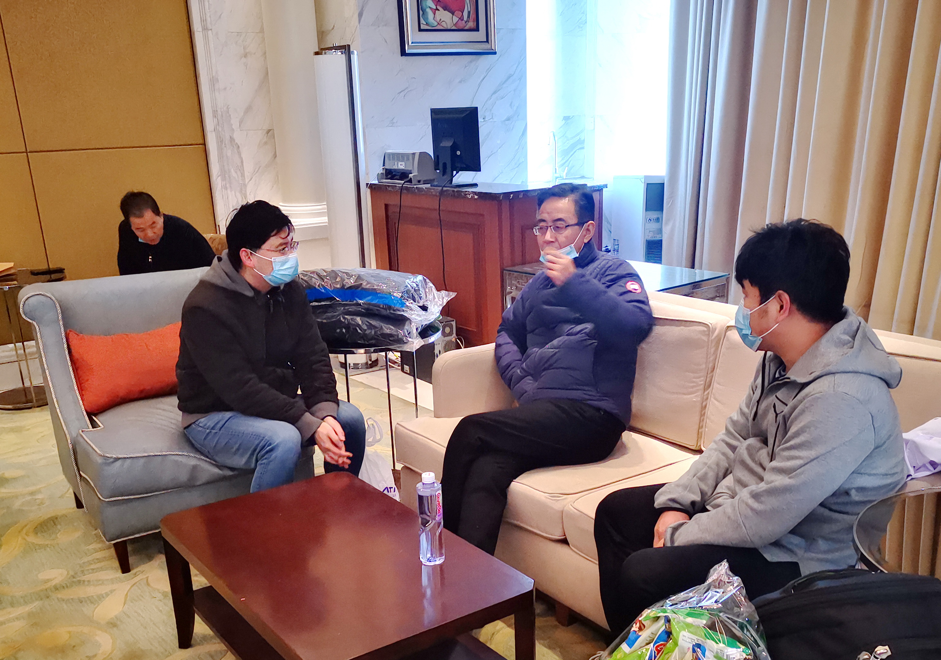 王旗华看望慰问疫情防控人员(图3) 王旗华看望慰问疫情防控人员(图3)